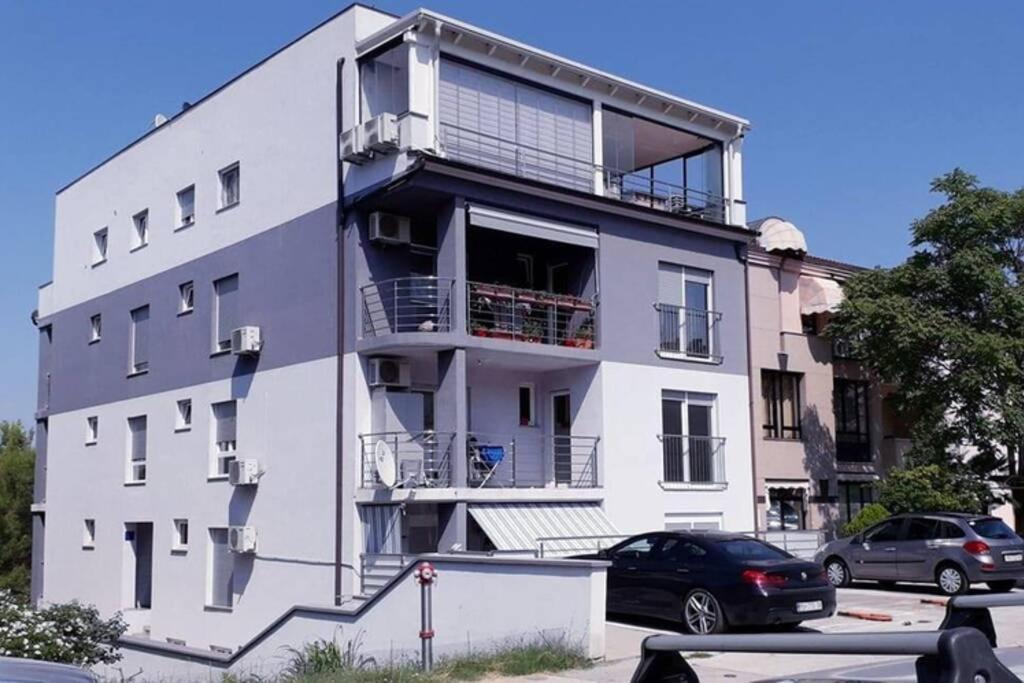 Apartman Franko - Uz Parking Pula Exterior photo