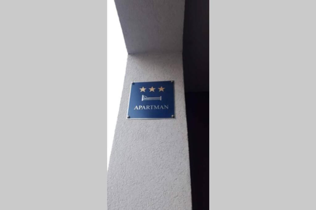 Apartman Franko - Uz Parking Pula Exterior photo